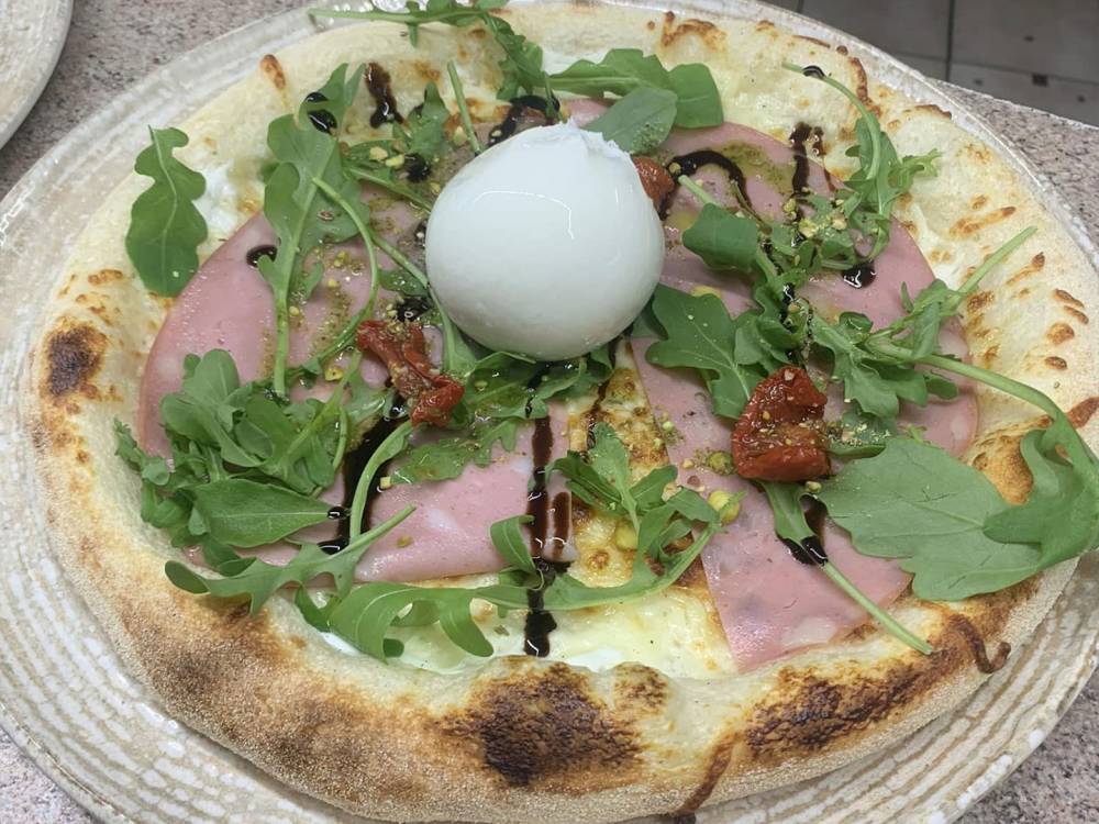pizza mortadelle